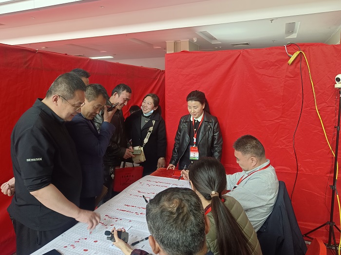 回遷戶選房照片1.jpg 回遷戶選房照片1.jpg