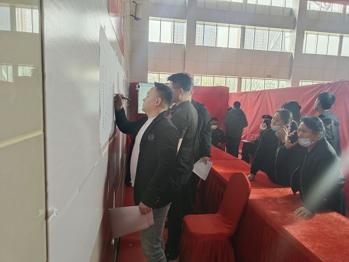 回遷戶選房照片2.jpg 回遷戶選房照片2.jpg